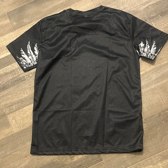 Black Graphic T-Shirt with Cross Design - Picture 5 of 7